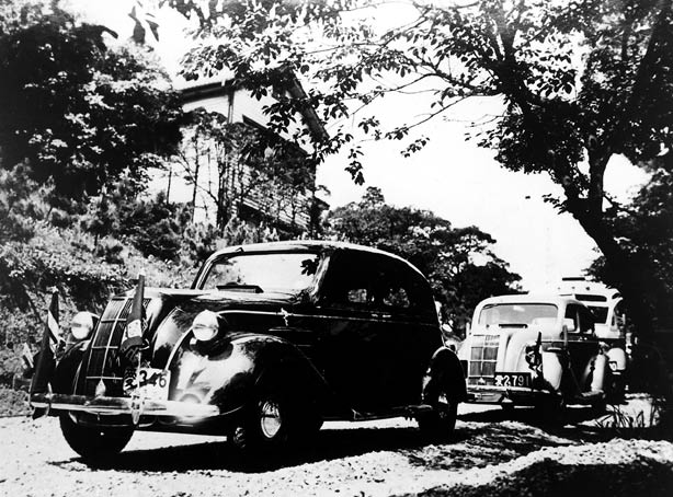 The 1936 Toyoda Model AA Sedan Toyotas first production car A drophead - photo 4