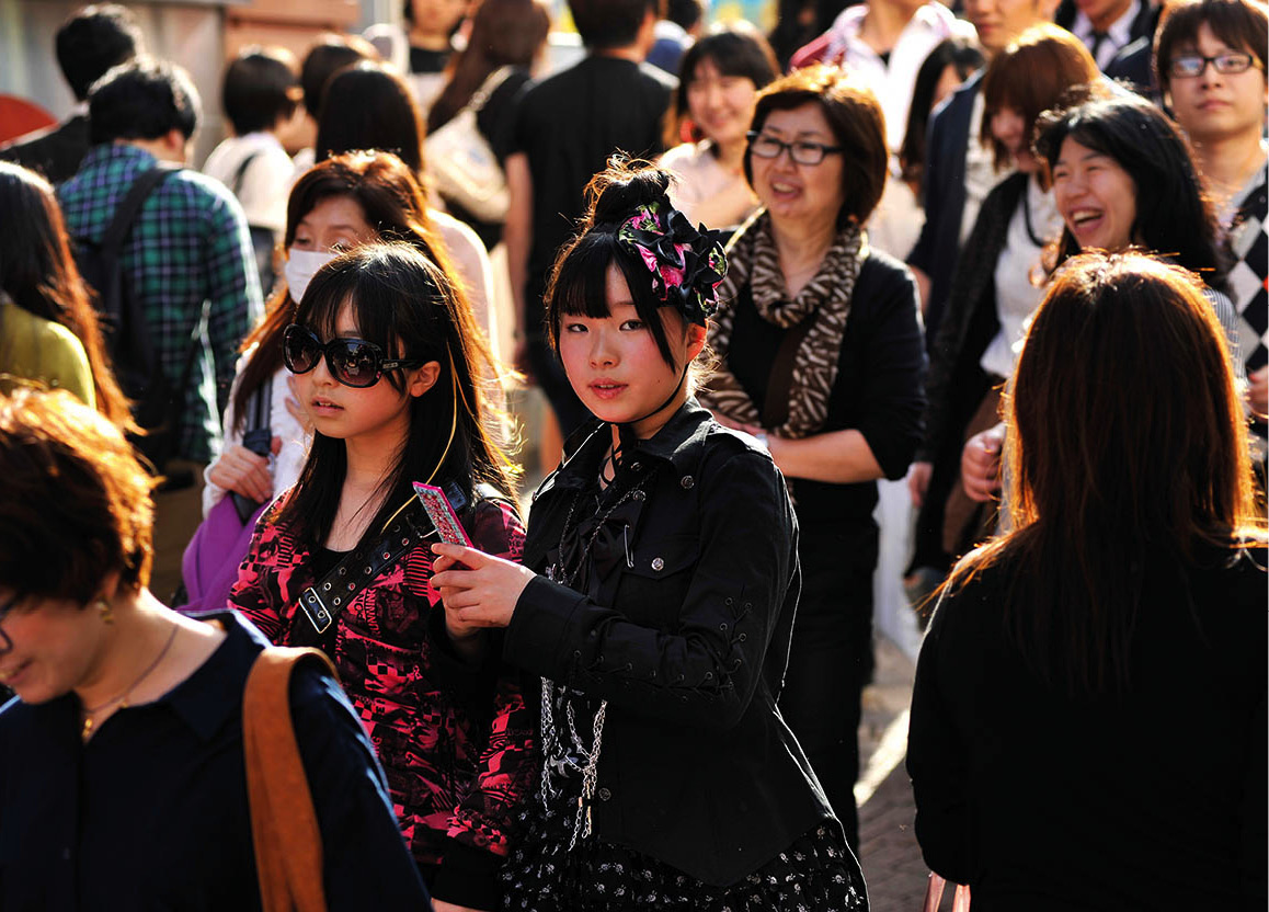 Shopping Fashionistas should set their compasses for Ginza have rich - photo 11