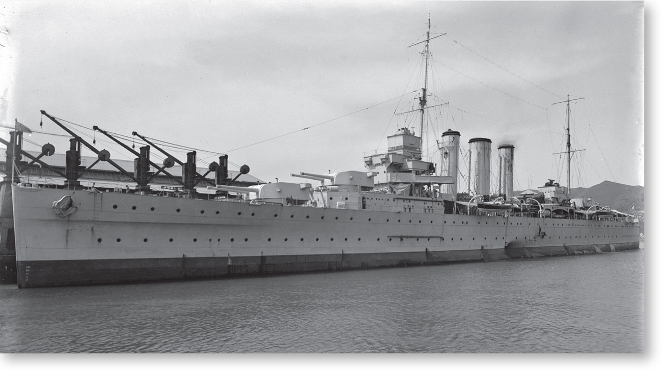 HMAS Canberra was one of three Kent class heavy cruisers that saw service with - photo 2