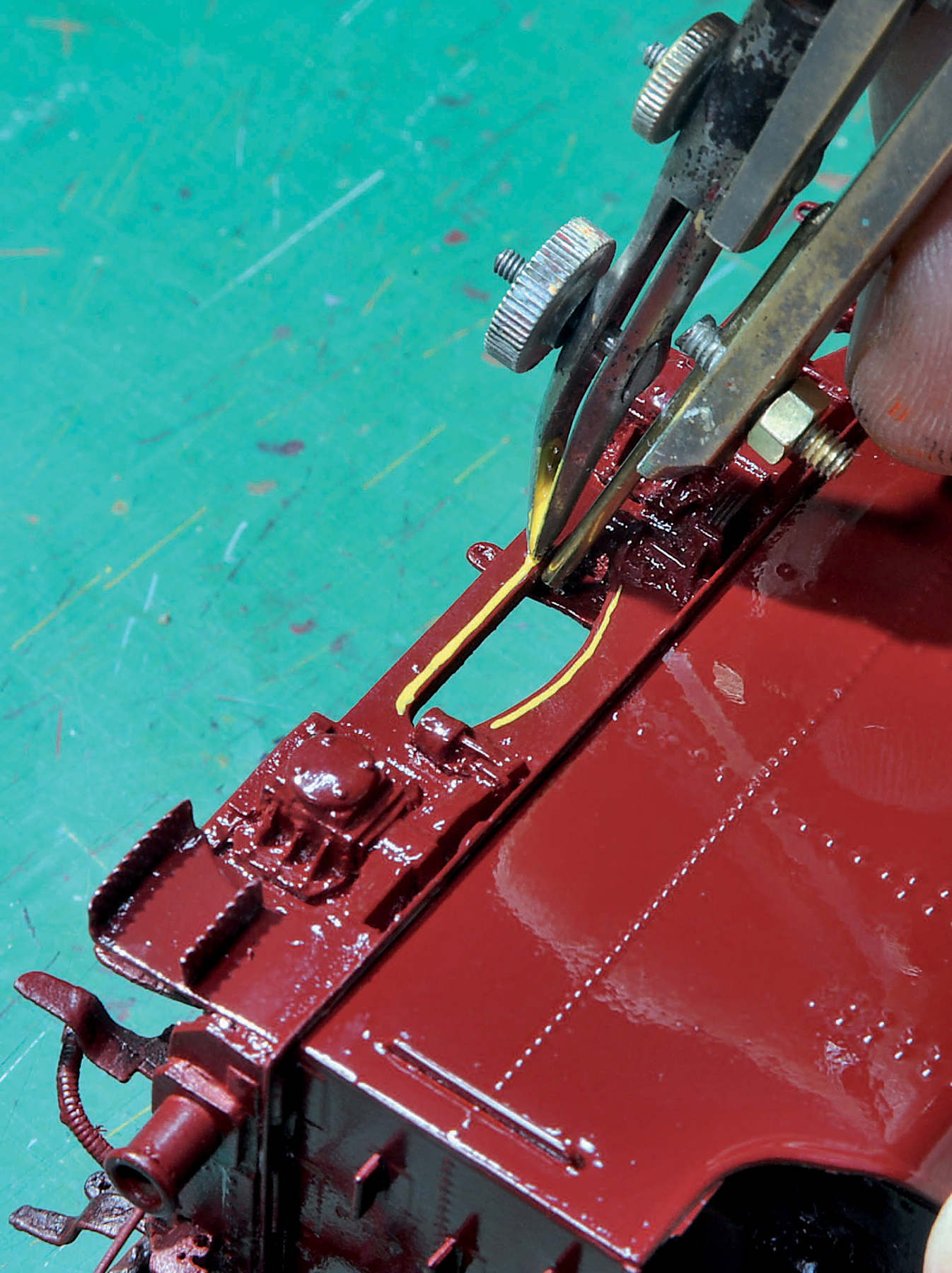 Painting and Lining Model Locomotives and Coaches - image 2