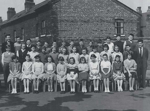 9 The traditional school photo spot the poet back row second from right - photo 11