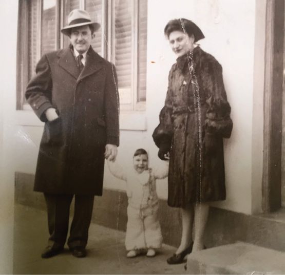 The Protagonists Manny Cantor Ruth Rabstein and their son Norman c 1945 - photo 3