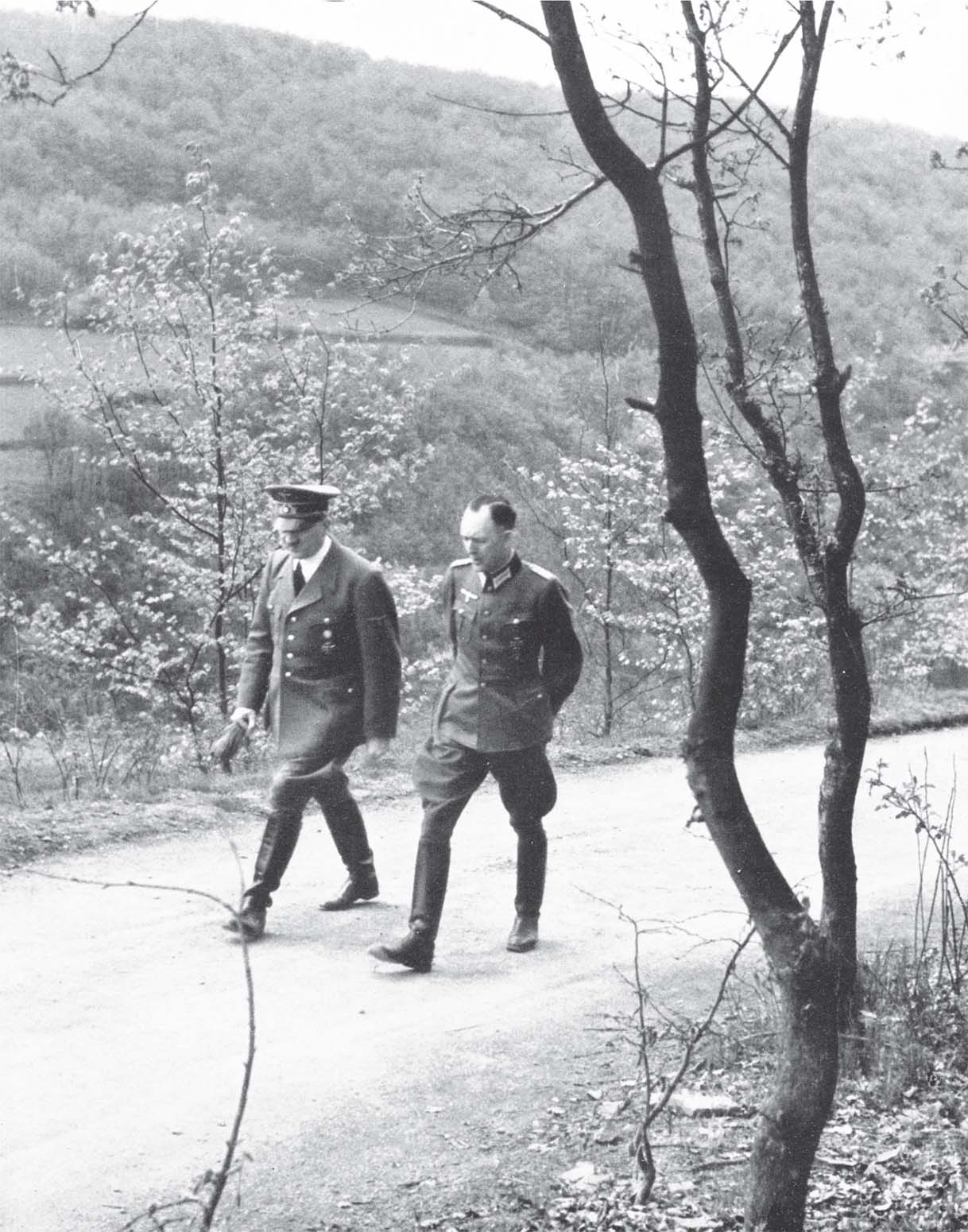 Hitler in a conference with his chief military adjutant Colonel D G - photo 17