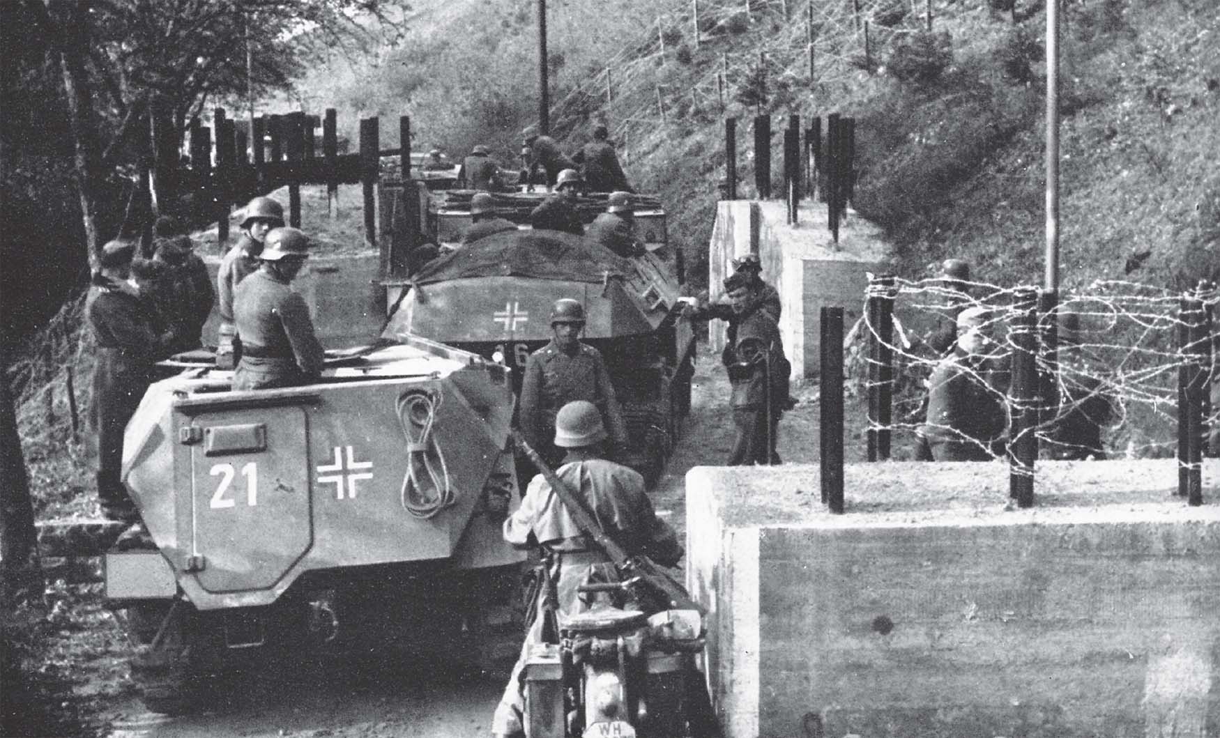 Across the border Tank obstacles could not stop the grenadiers of a Panzer - photo 4