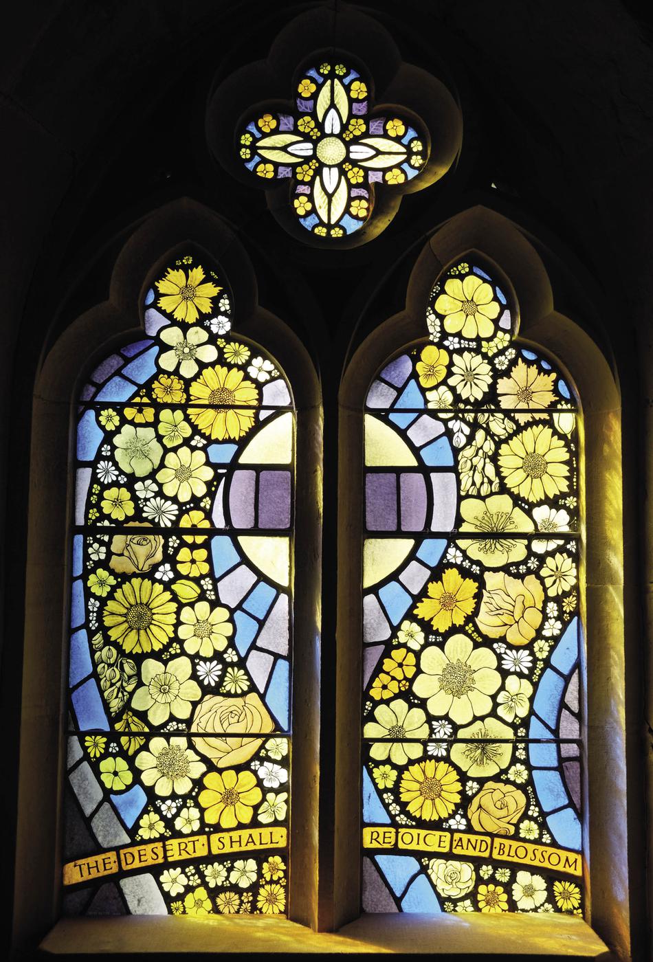 Kington Worcestershire has two modern windows made in the 1980s by John Petts - photo 7