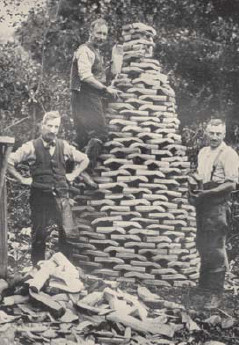 Clog-block makers in the woods were a common sight from the eighteenth century - photo 2