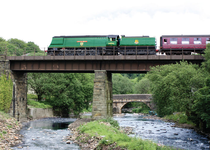 Built by Bulleid for the Southern Railway air-smoothed Pacific City of Wells - photo 7