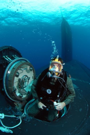 Special operation divers are trained to insert from submerged submarines and - photo 4