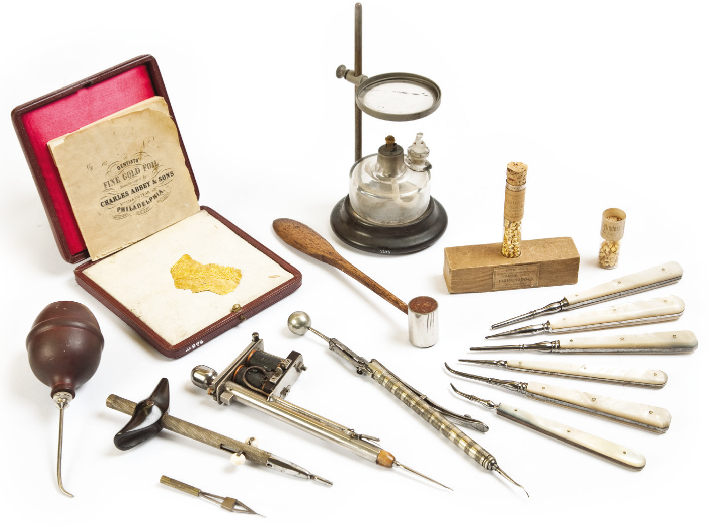 Instruments used for preparing and carrying out a gold foil filling including - photo 2