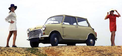 A Morris Mini Cooper S Mark II from 1968 with two young women wearing that - photo 3