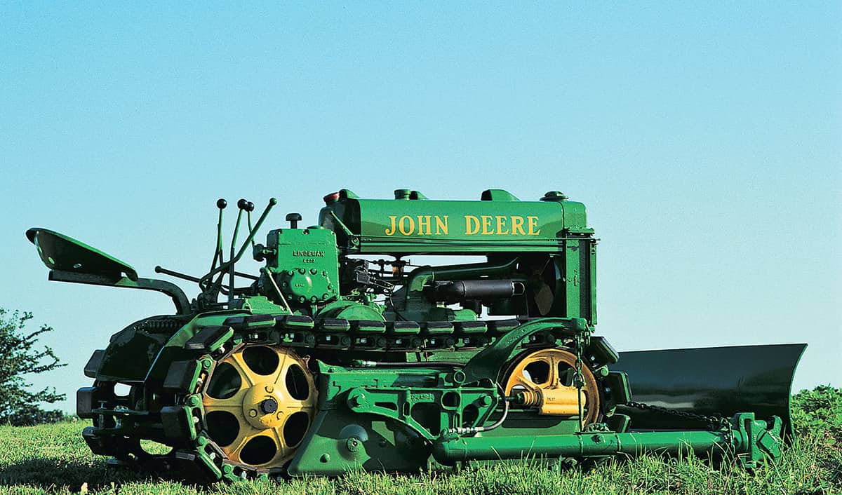 CHAPTER 1 1892 THE PIONEERING YEARS 1924 John Deere looks on with pride as - photo 5