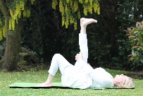 Also can look to stretch the piriformis muscle by lying on the back threading - photo 3