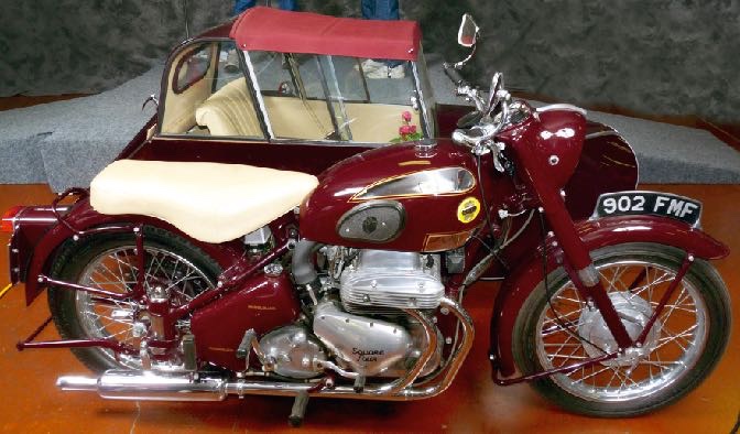 The Ariel Square Four was produced for 25 years in a range of 500cc to 1000cc - photo 2