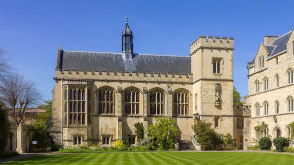 Pembroke College Oxford in 1623 Browne went to Broadgates Hall of Oxford - photo 19