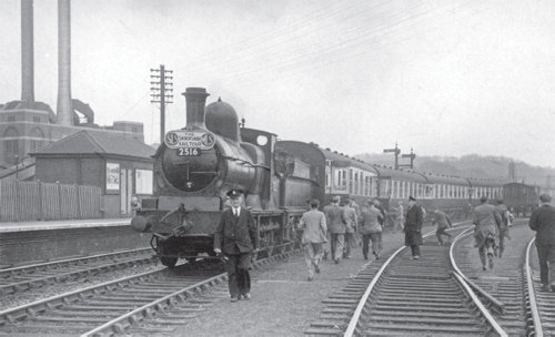 A brief stop at Buildwas Junction during the Shropshire Rail Tour of 23 May - photo 4