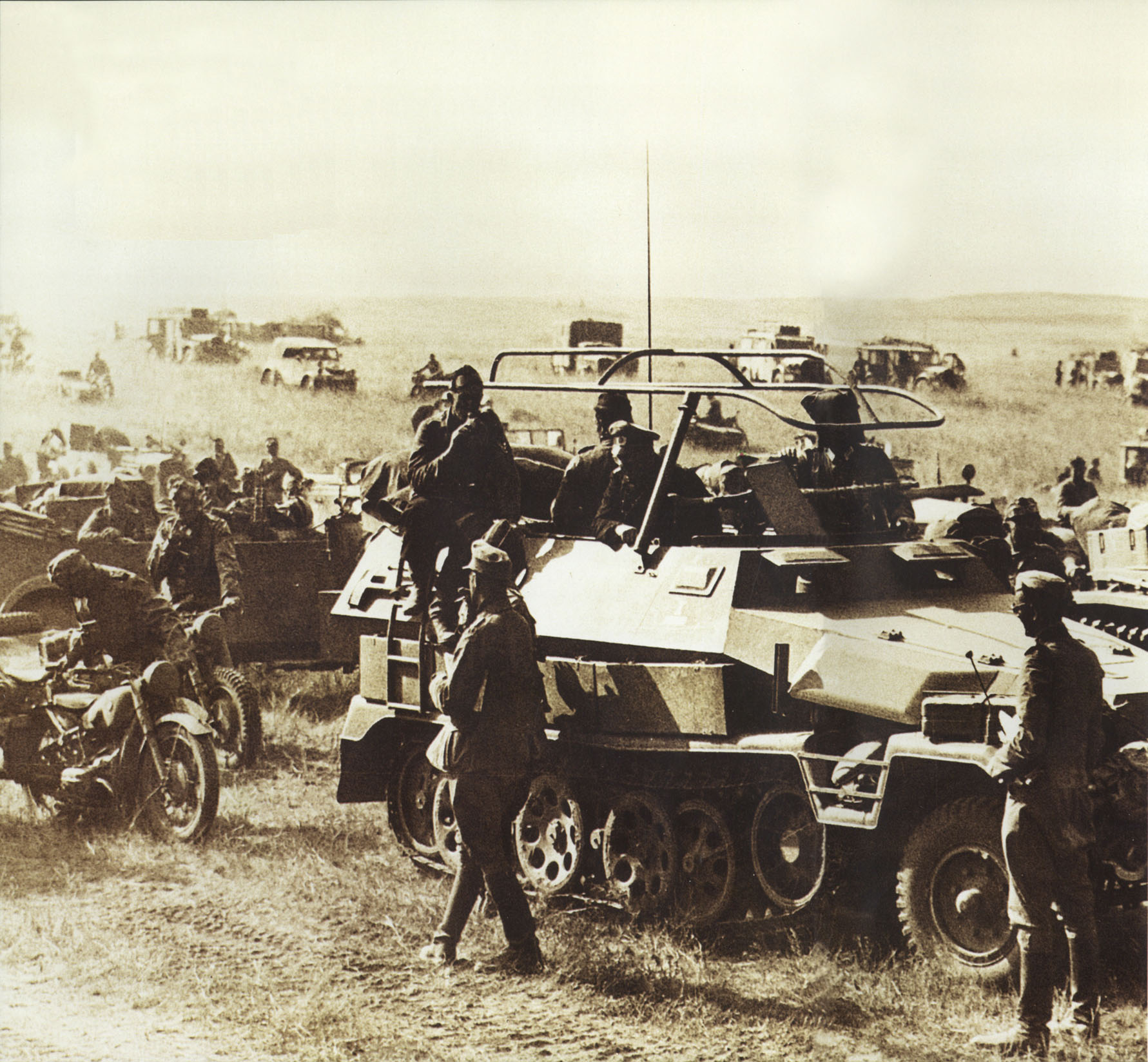 German reinforcements arrive on the Eastern Front in the spring of 1942 ready - photo 22