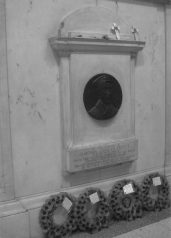 Memorial to Captain Charles Fryatt at Liverpool Street Station Wikipedi - photo 3