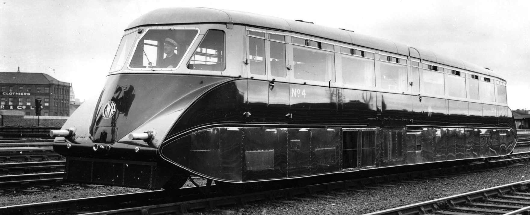 The elegant Art Deco lines of GWR railcar no 4 built by AEC and introduced to - photo 6