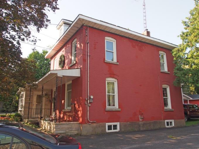 Hipped roof dormer voussoirs 36 - corner of Spring and Main Streets - - photo 10