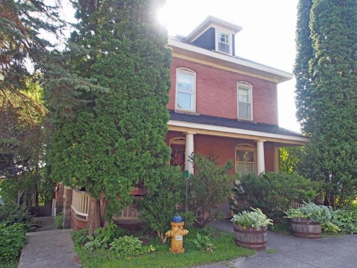 Hipped roof dormer Doric pillars stained glass window 4 - Ontario - photo 12