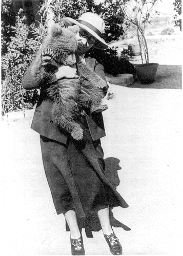 Dorothy Garrod with a brown bear cub in Anatolia in Summer 1938 Photograph - photo 2
