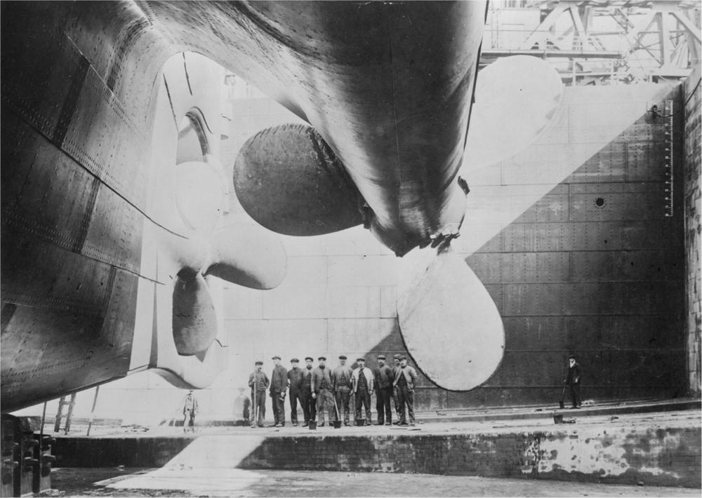 Titanics gigantic propellers One of our most familiar images of Titanic - photo 2