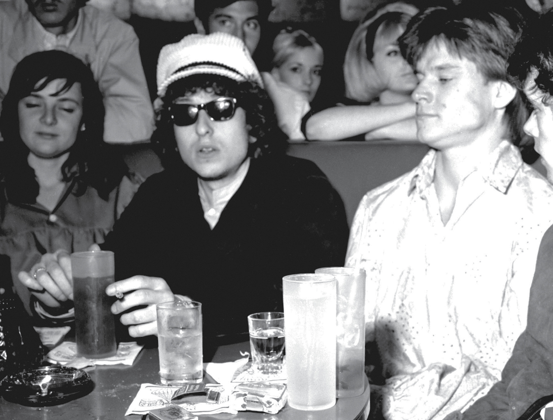 Dylan at the Whisky A-Go-Go April 1966 Getty Images Dylan arrives at - photo 16