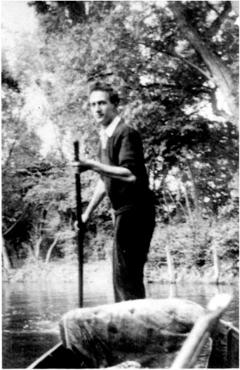 Punting at Oxford Jack read PPE at St Edmund Hall and was regarded as part of - photo 3