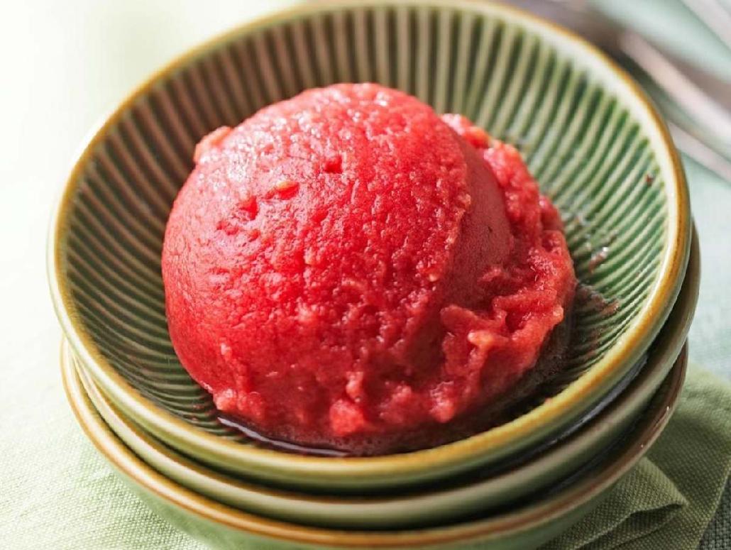 This sorbet has a nice sweetness and sour flavour punch because of the lemon - photo 7