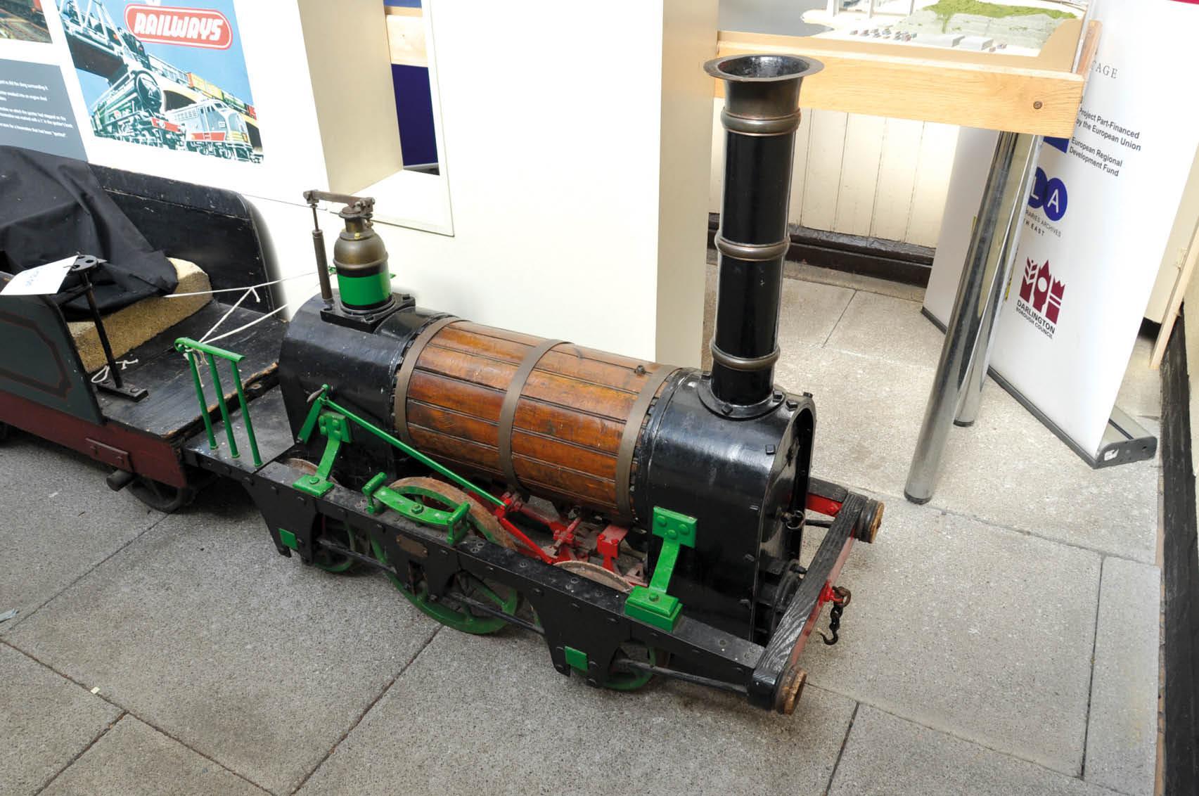 Albert Leathams model of the Stephenson patent locomotive may have been a - photo 3