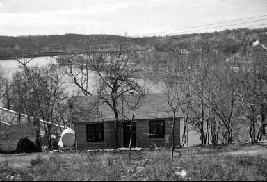 Our home leave residence overlooking Lake Taneycomo and Branson Missouri in - photo 3