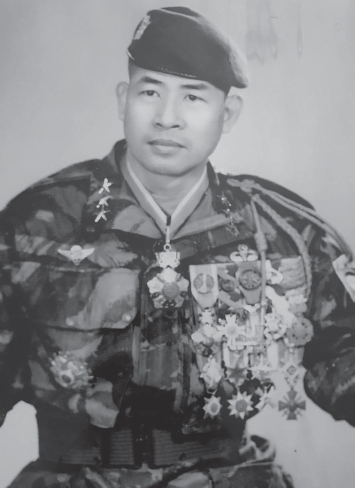 Lieutenant General Cao Van Vien probably in 1965 Photo courtesy of Ly Thanh - photo 12