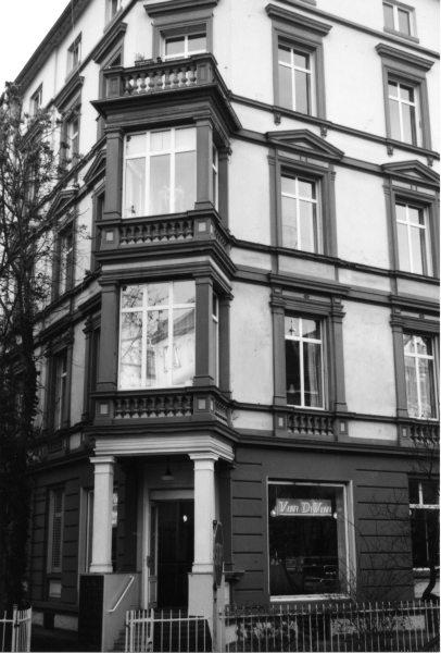 Fromms childhood home at 27 Liebigstrasse in Frankfurt Thirteen-year-old - photo 3