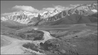 Enclosing the Central Anatolian Highlands are two great mountain ranges the - photo 6