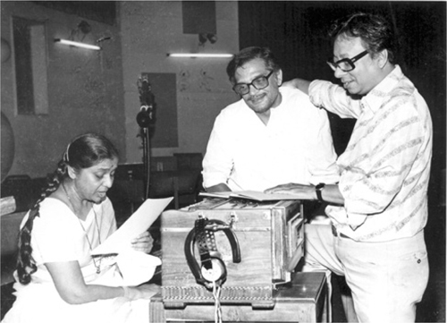 Gulzar with Asha Bhosle and RD Burman Gulzar G Let us start with Jiya - photo 3