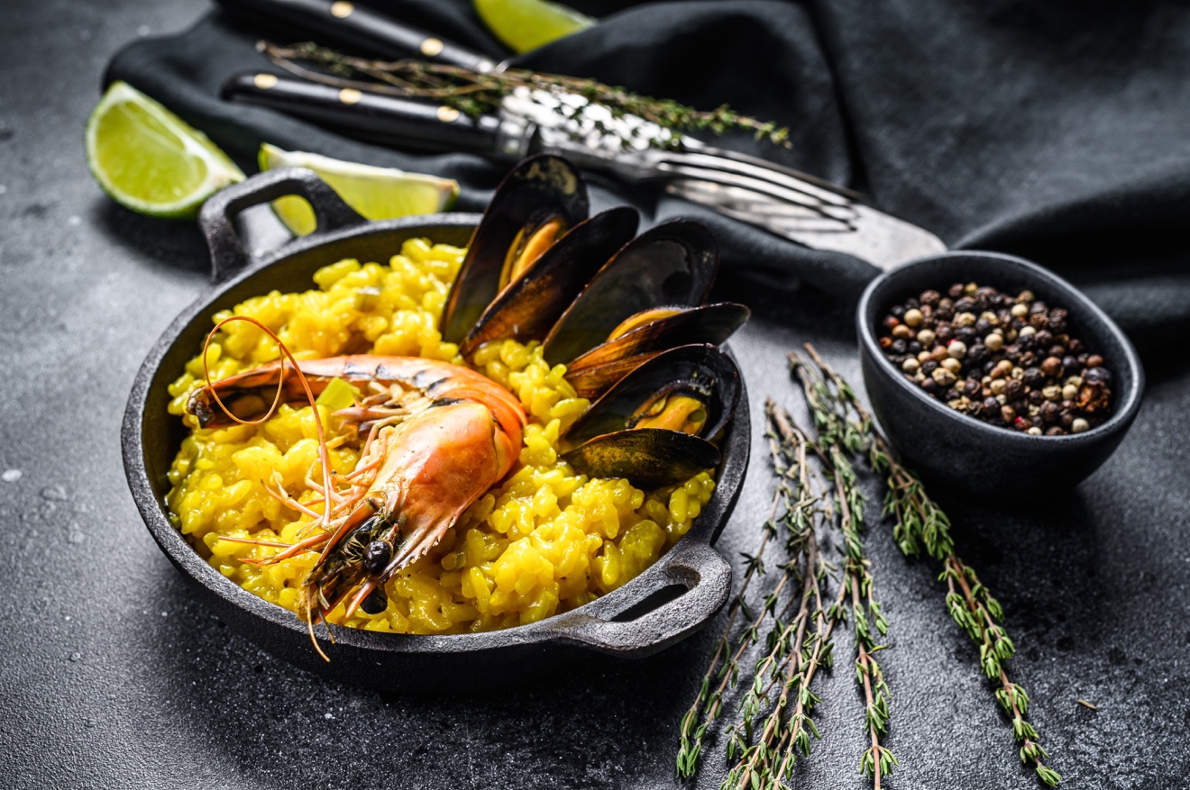 The origin of the paella recipe is Spain where it is the most favorite and - photo 6