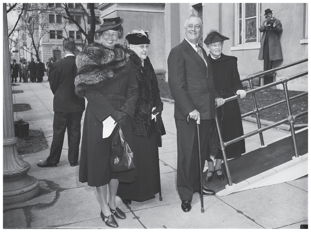 Eleanor Roosevelt Sara Delano Roosevelt Franklin Roosevelt and Fannie - photo 10