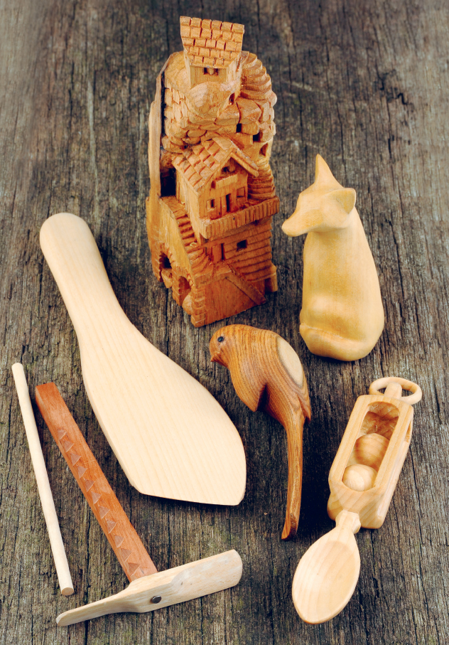 The Whittling Handbook 20 Charming Projects for Carving Wood by Hand - image 2