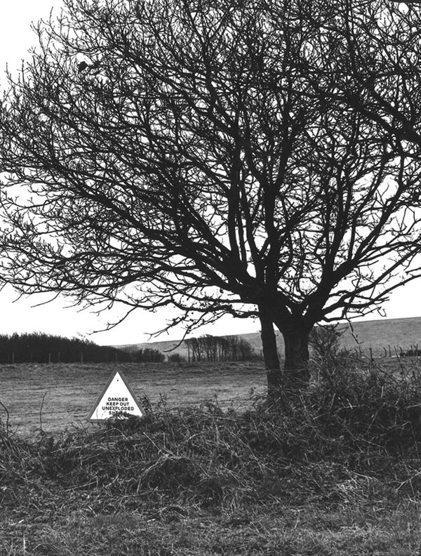 Approaching Tyneham 1989 Andrew Watson A NOTE ON EDITIONS The Village - photo 1