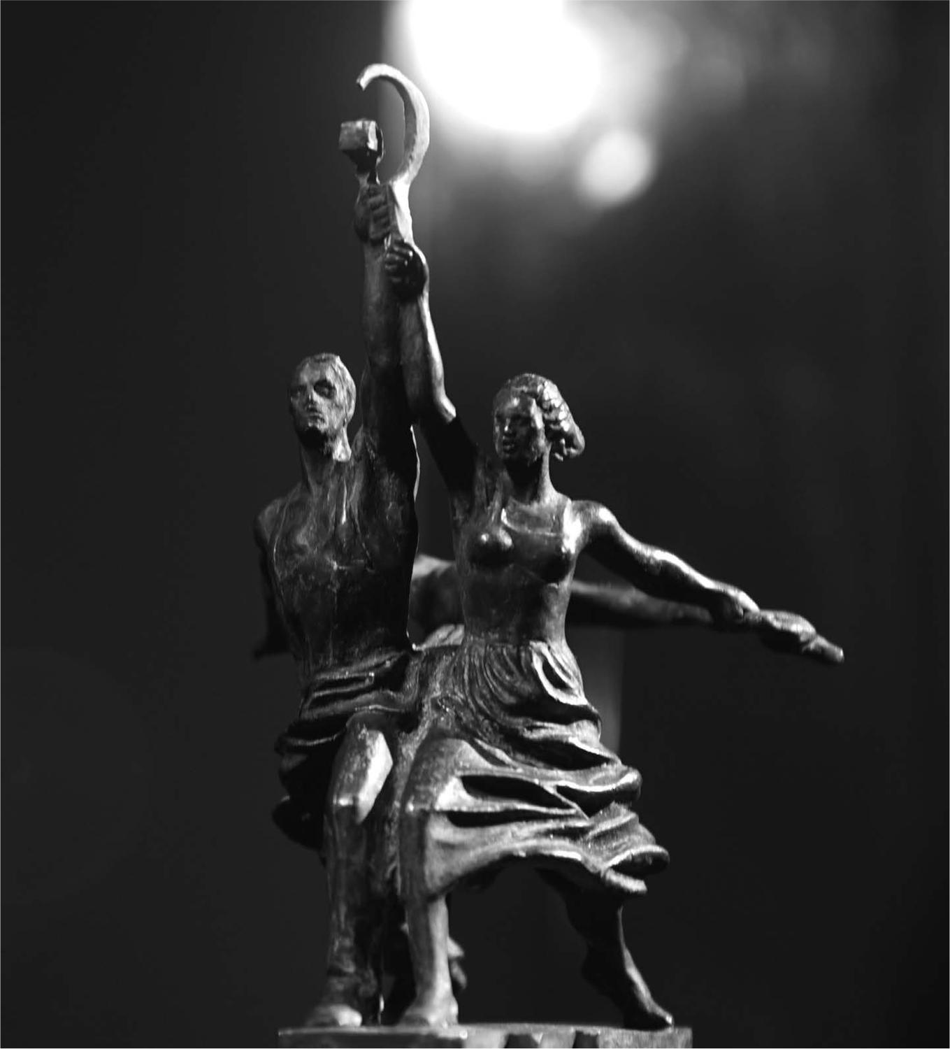 The Worker and Kolkhoz Girl sculpture created by the famous sculptor Vera - photo 2