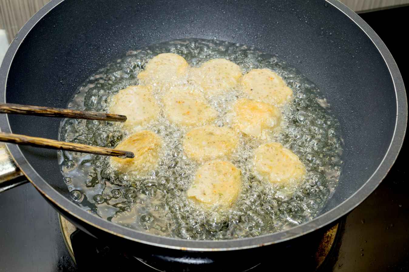 Frying is a very important method in Asian cooking A lot of dishes are best - photo 7