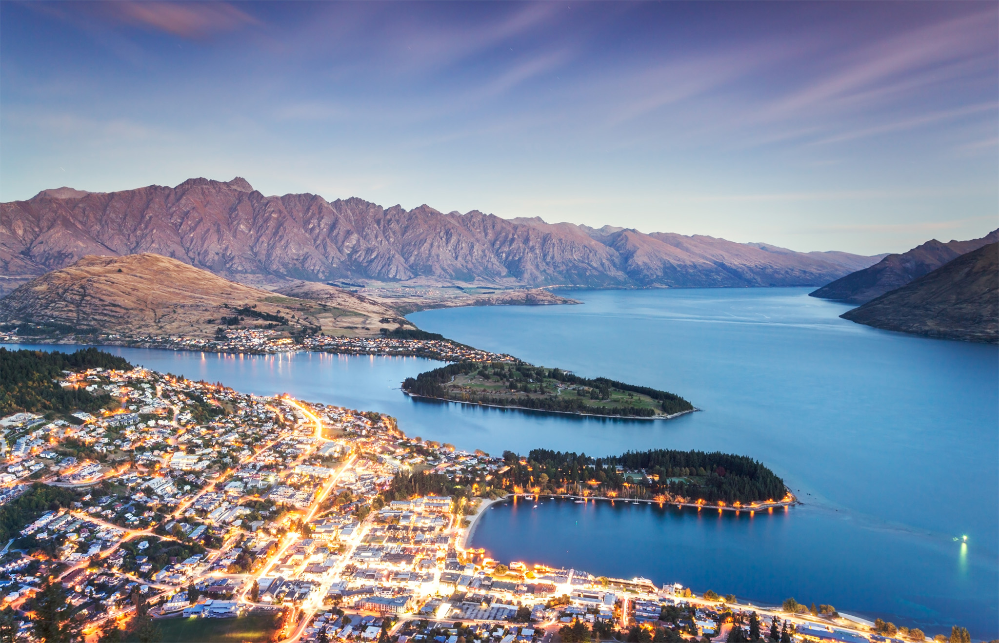 t Queenstown set on the shores of Lake Wakatipu Welcome to New Zealand - photo 4