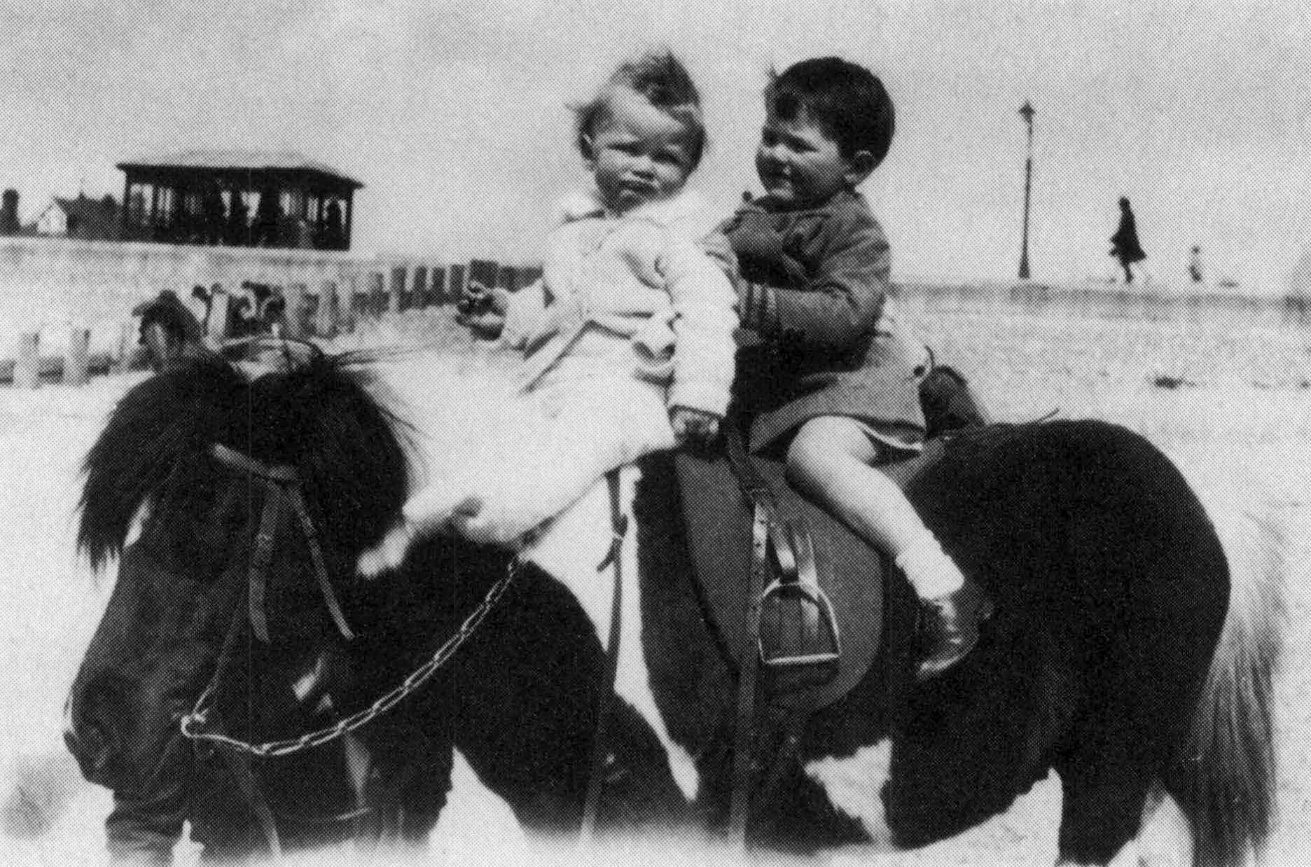 Bruce and George Littlehampton 1930 Learning to Drive 1931 An early - photo 4