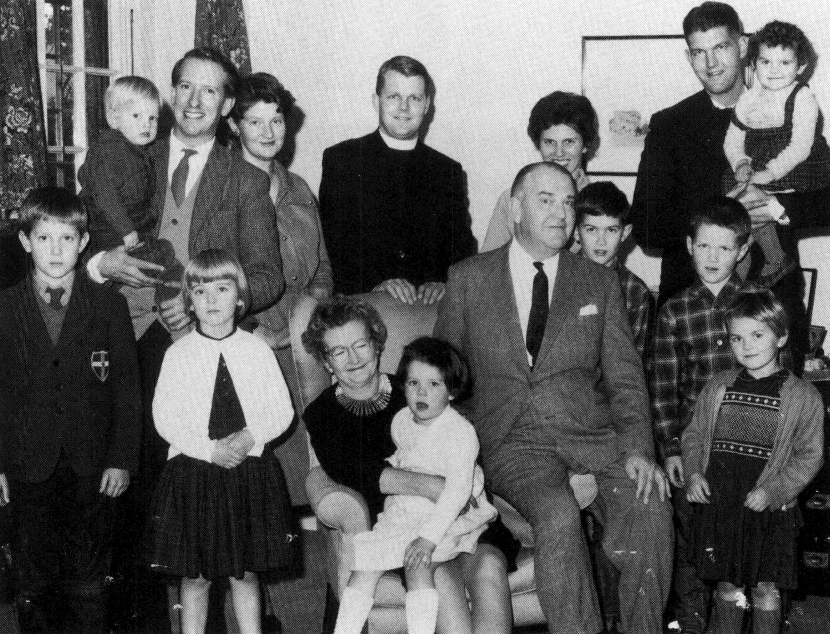 My lovely family Christmas 1963 On left Rosemary and Dick Meakins with - photo 15