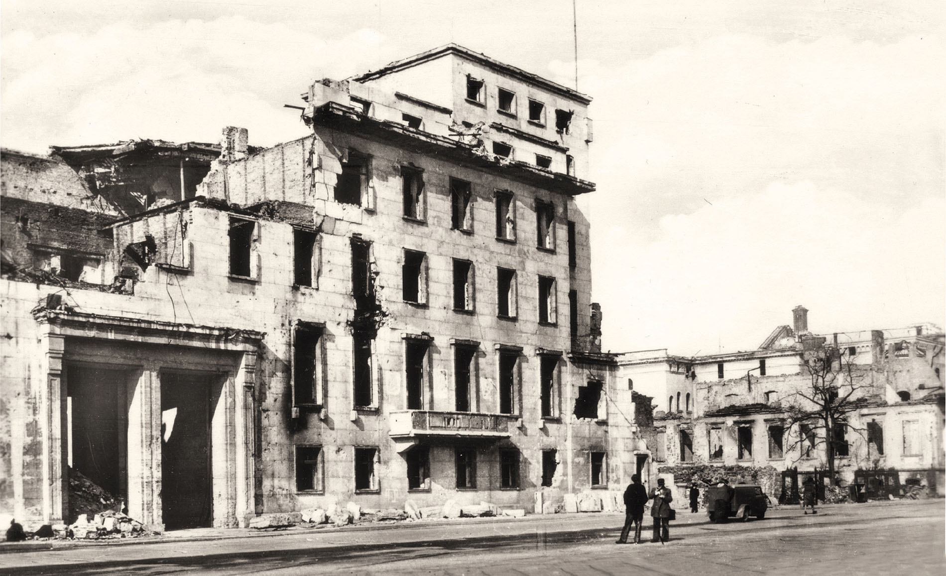 A view of the Old Reich Chancellery and its modern extension as seen from - photo 4