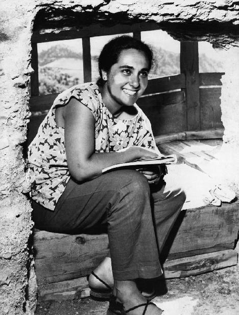 Romila Thapar at the entrance to a cave at the site of Maijishan Photograph - photo 4