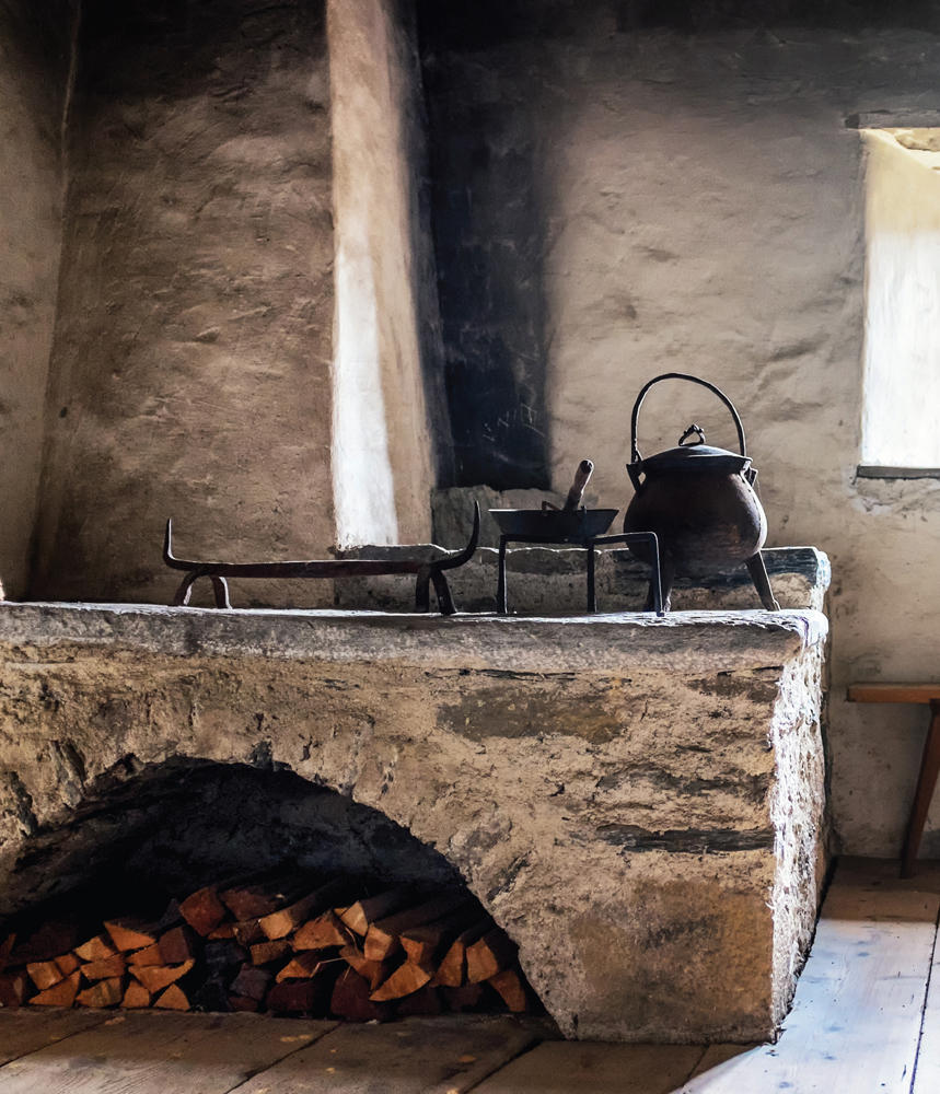 The tables and kitchens of the BBC and PBS series Poldark based on the novels - photo 8