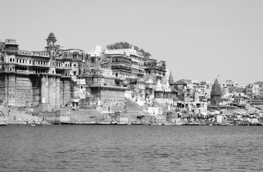 FIG I1 Riverfront at Banaras M OST visitors to the north Indian pilgrimage - photo 3