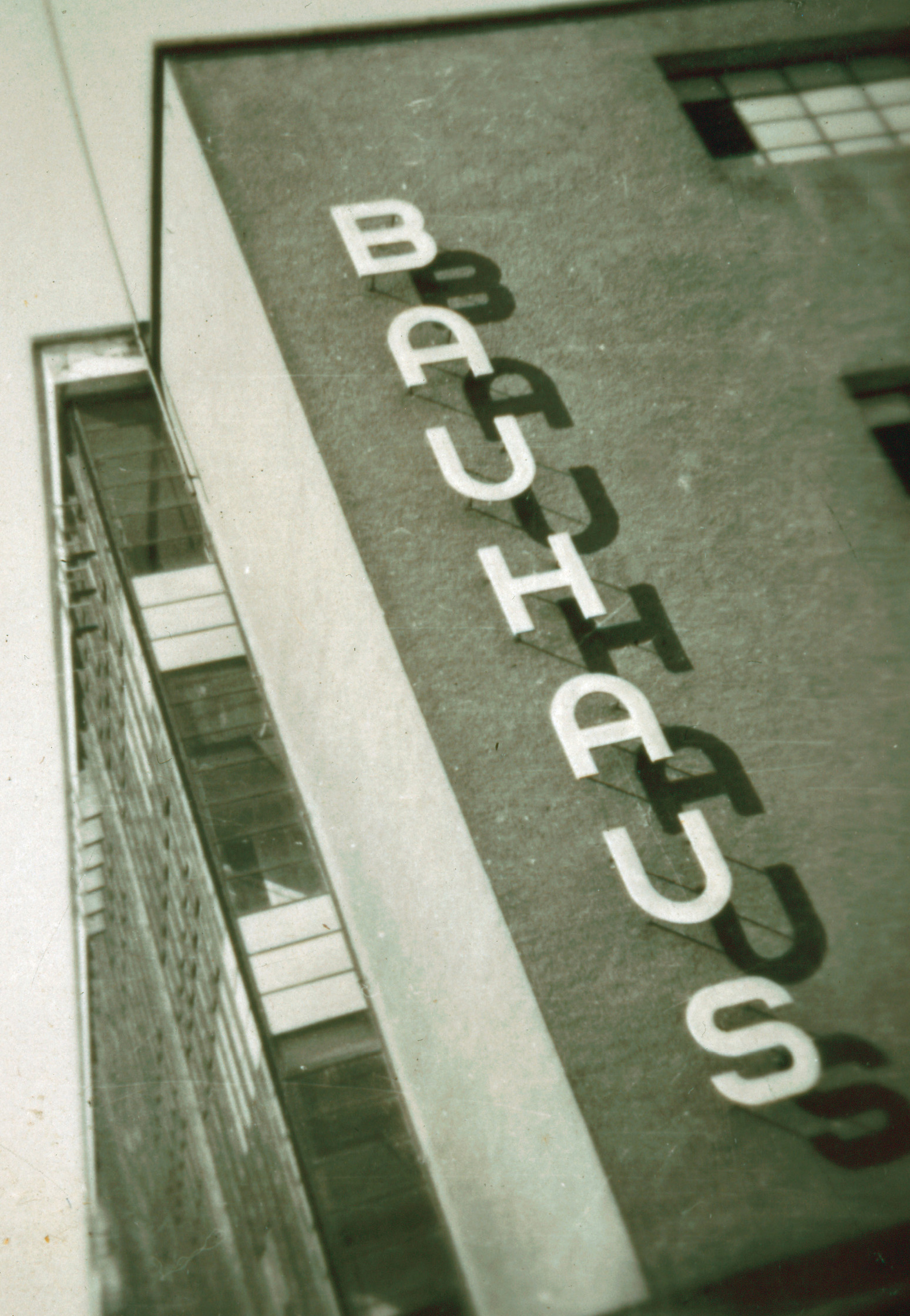 When the Bauhaus opened its sparkling new headquarters in Dessau everything - photo 3