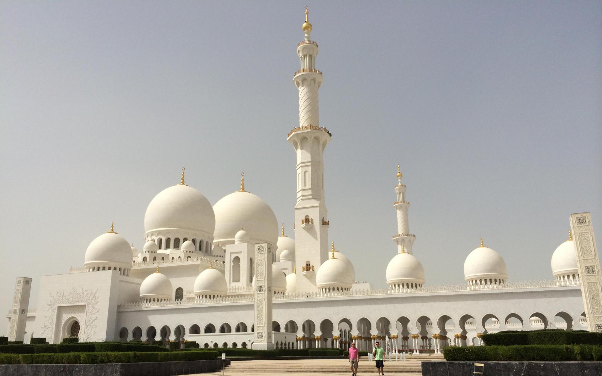 A Travel Photo Lost in United Arab Emirates Vol1 Sightseeing Capital Abu Dhabi - photo 15